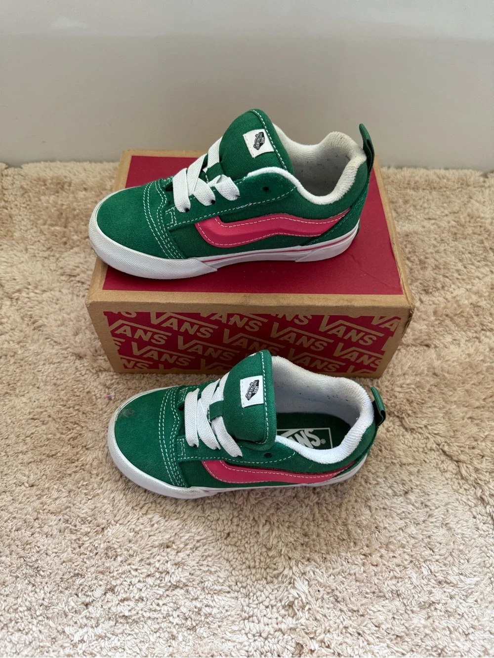 Vans Kids Low-Top Sneakers Green with Pink Stripe- Size 9